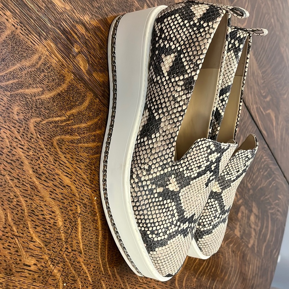 KARL LEGERFELD women shoe